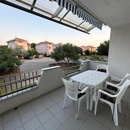 Apartmani Ana 马林斯卡 外观 照片
