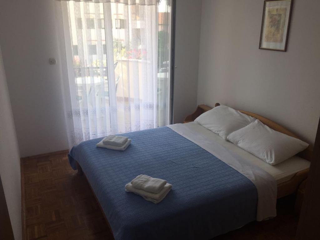 Apartmani Ana 马林斯卡 外观 照片