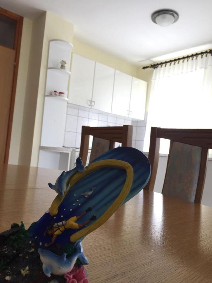 Apartmani Ana 马林斯卡 外观 照片