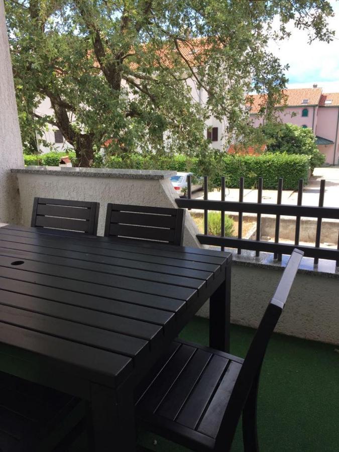 Apartmani Ana 马林斯卡 外观 照片