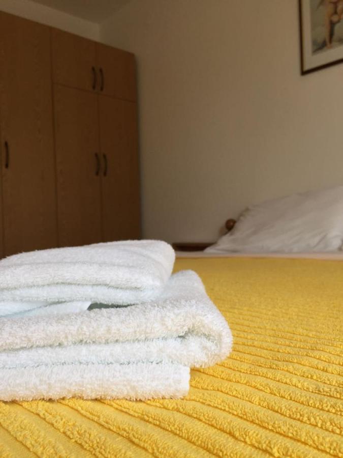 Apartmani Ana 马林斯卡 外观 照片