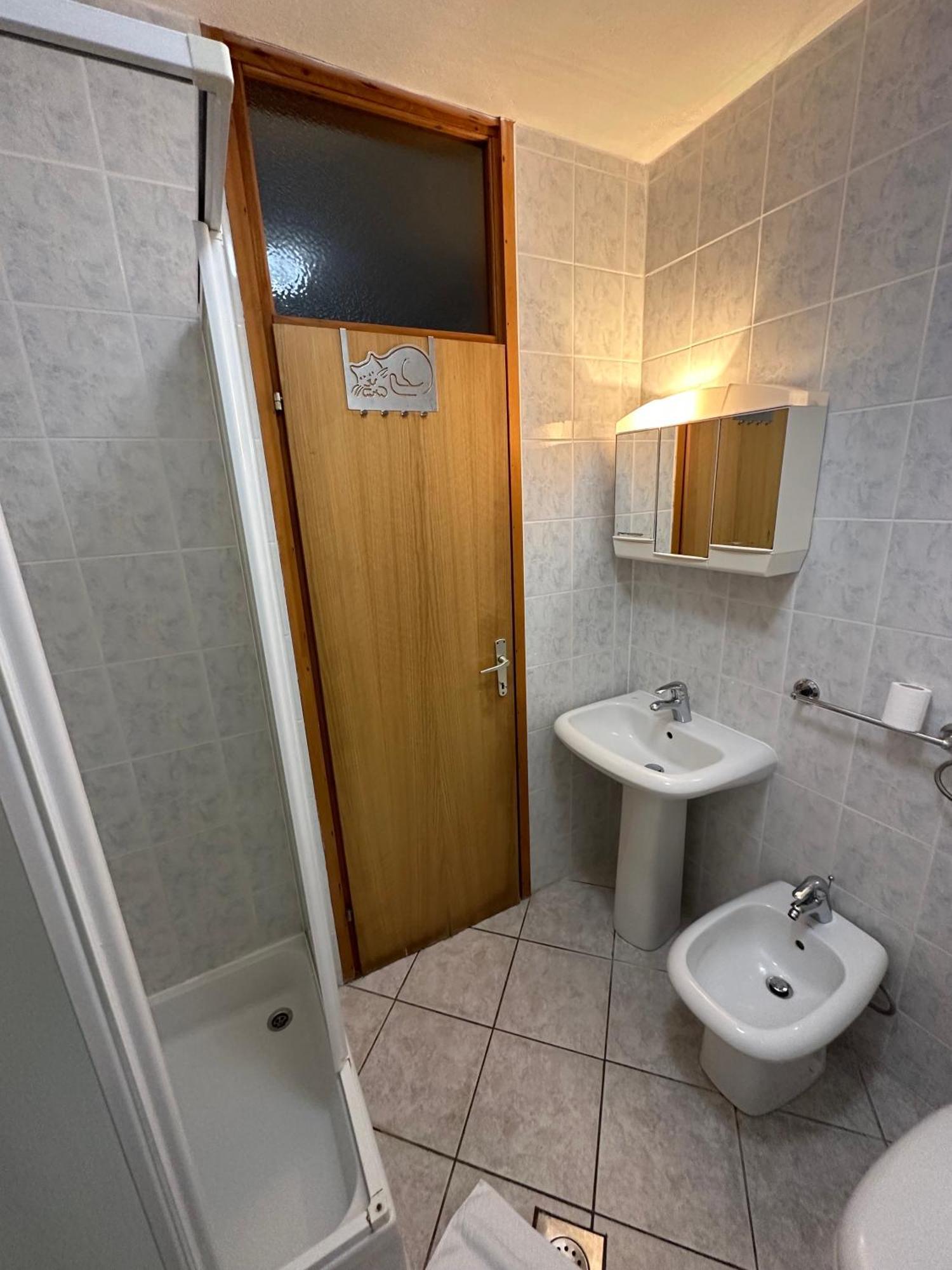 Apartmani Ana 马林斯卡 外观 照片
