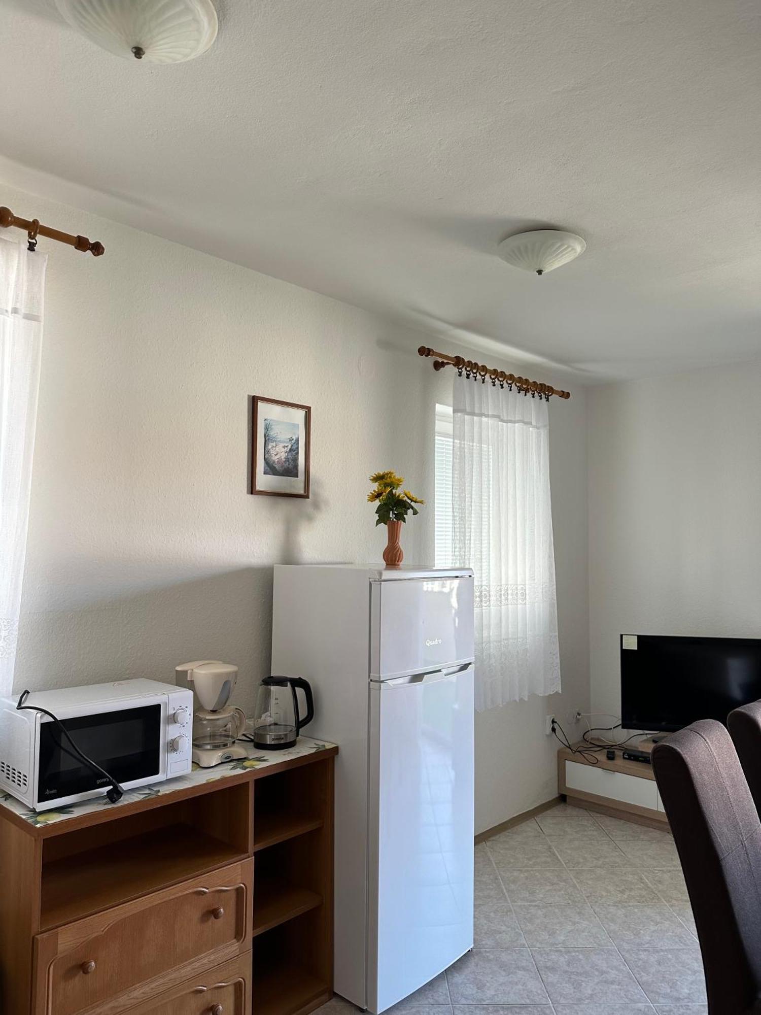 Apartmani Ana 马林斯卡 外观 照片