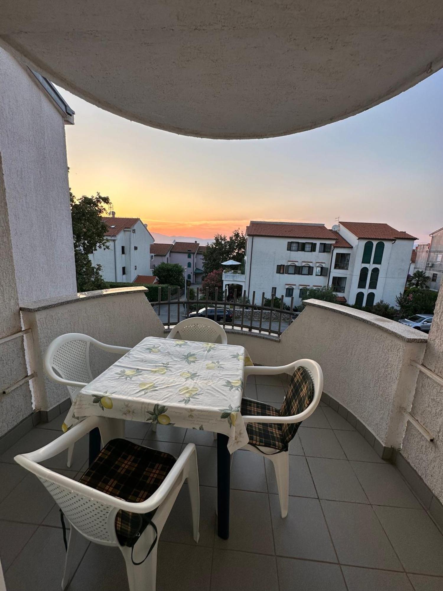 Apartmani Ana 马林斯卡 外观 照片