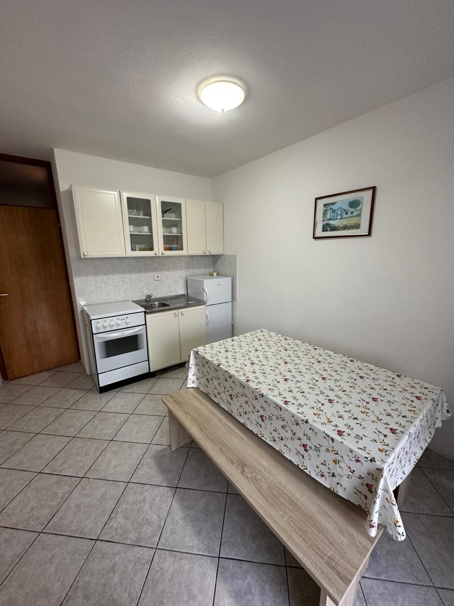 Apartmani Ana 马林斯卡 外观 照片