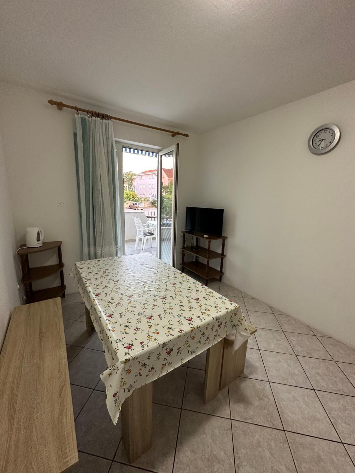 Apartmani Ana 马林斯卡 外观 照片